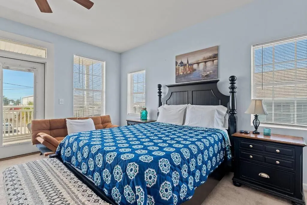 Shells And Bells Ocean Paradise - Sleeps 24, 2 Private Pools Panama City Beach 0*,  United States