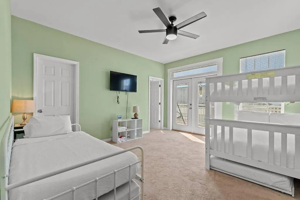 Shells And Bells Ocean Paradise - Sleeps 24, 2 Private Pools Panama City Beach 0*,