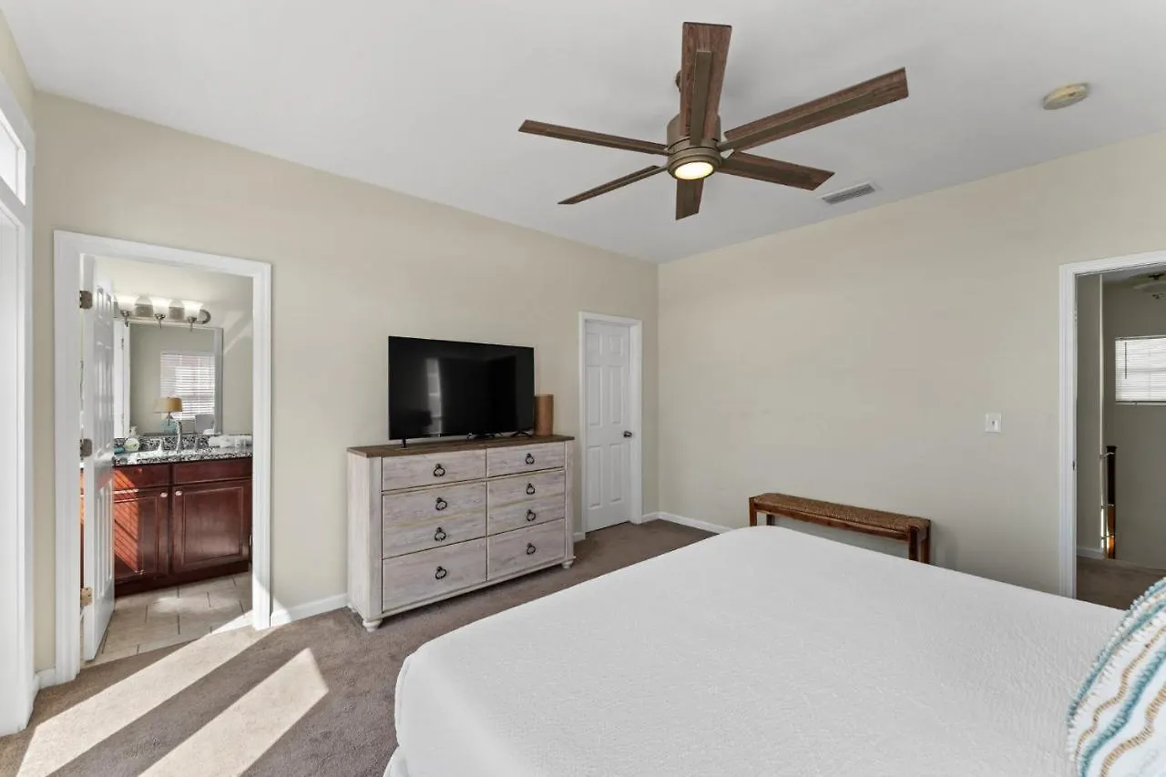 Shells And Bells Ocean Paradise - Sleeps 24, 2 Private Pools Panama City Beach Holiday home