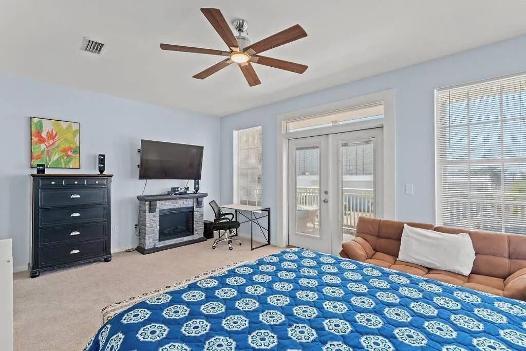 Shells And Bells Ocean Paradise - Sleeps 24, 2 Private Pools Panama City Beach 0*,  United States